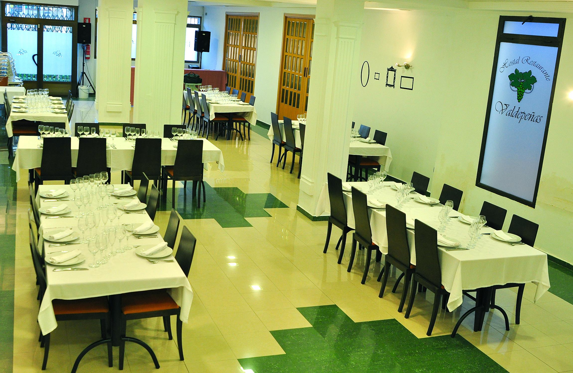 Hostal Valdepenas By Bossh Hotels Exterior photo