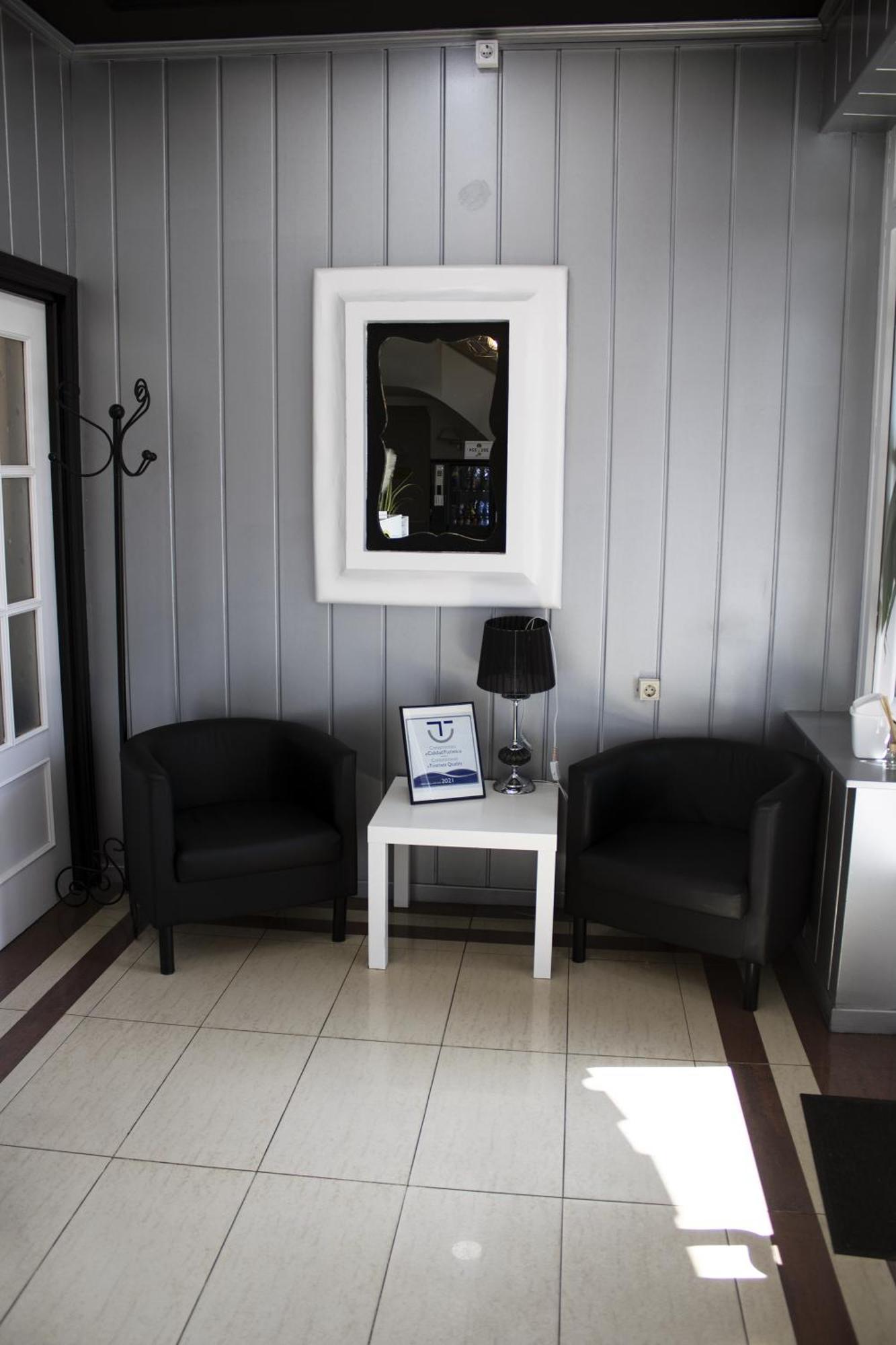 Hostal Valdepenas By Bossh Hotels Exterior photo