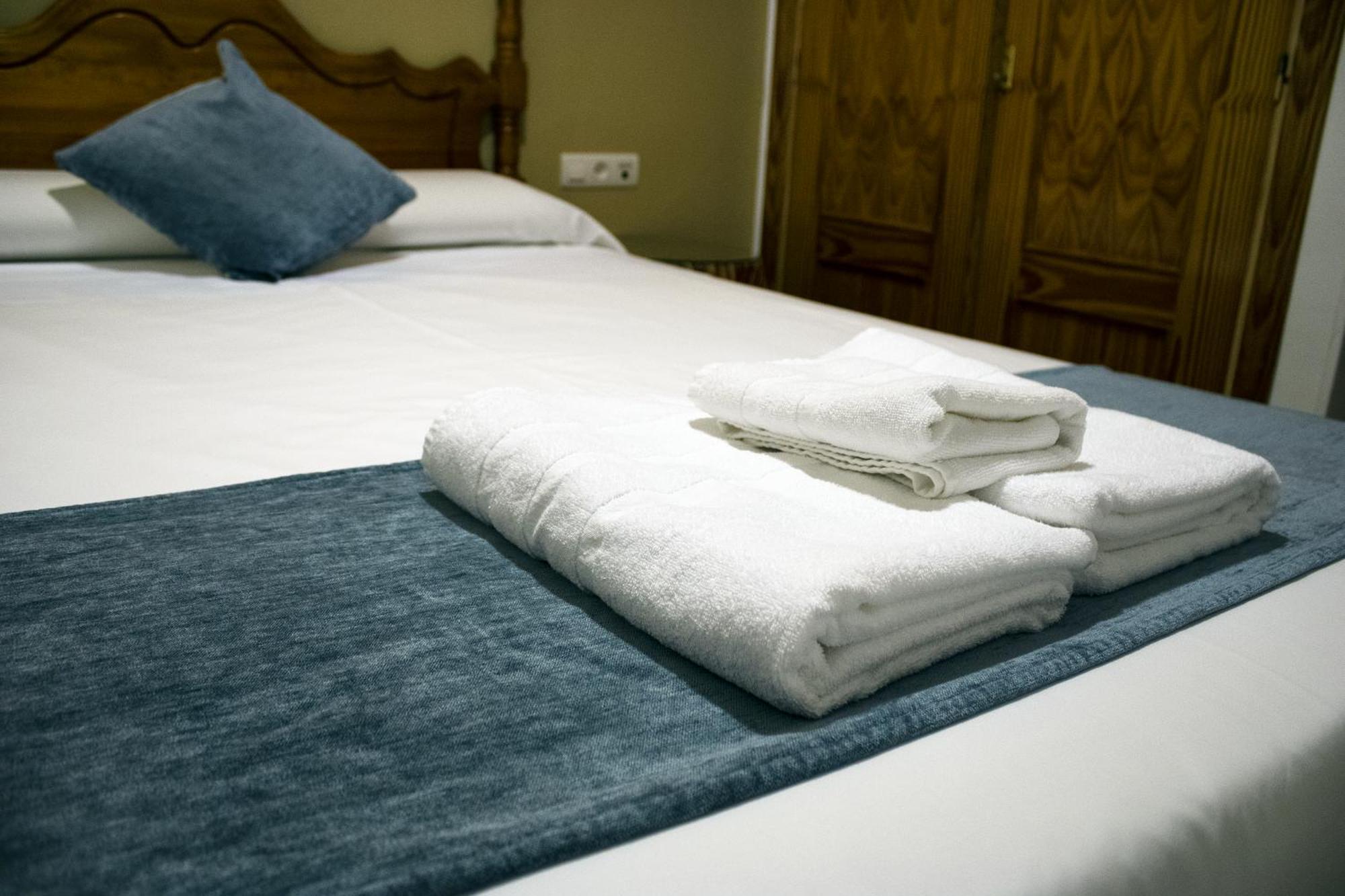 Hostal Valdepenas By Bossh Hotels Exterior photo