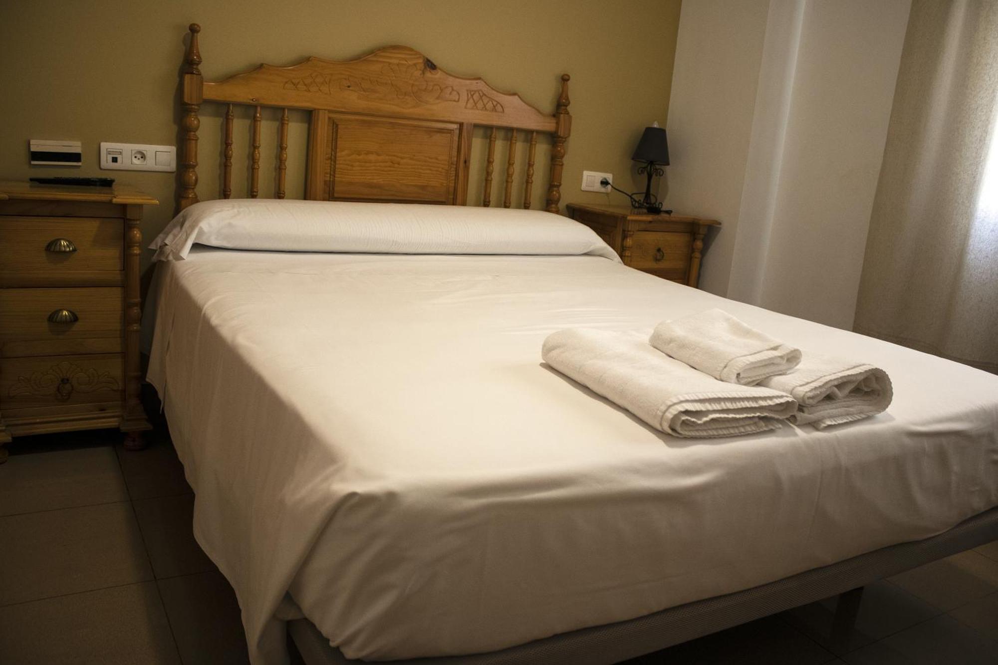 Hostal Valdepenas By Bossh Hotels Exterior photo