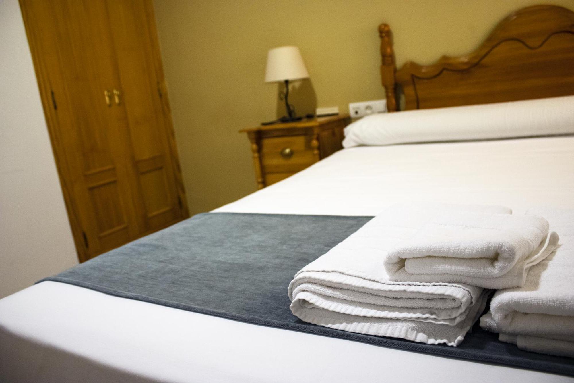 Hostal Valdepenas By Bossh Hotels Exterior photo