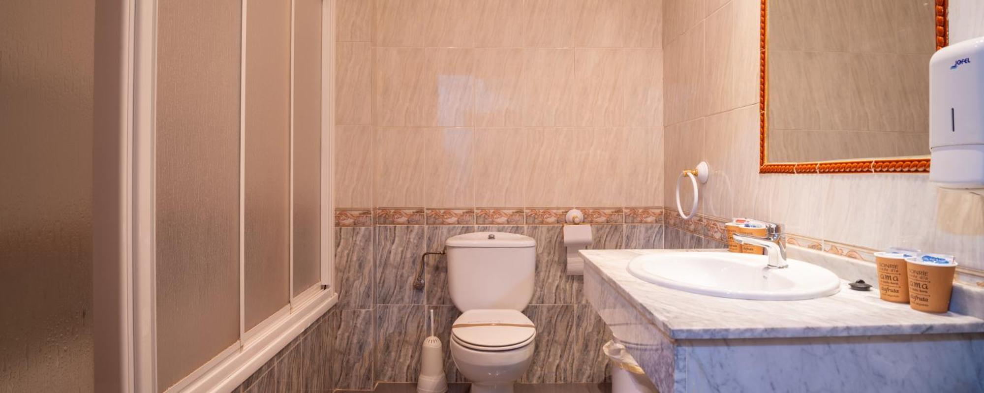 Hostal Valdepenas By Bossh Hotels Exterior photo